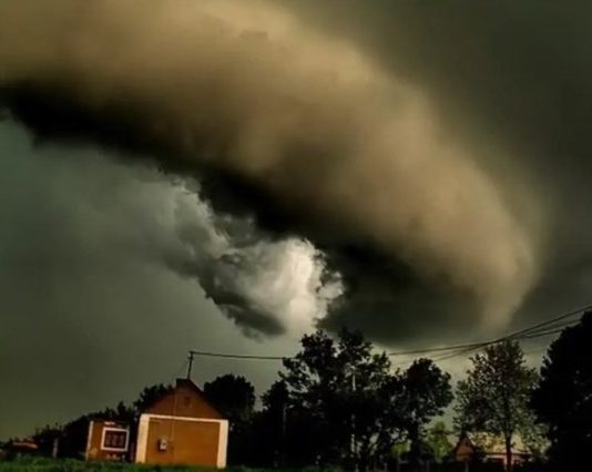 Para este viernes: Las tormentas evolucionan en un escenario de calor y humedad
