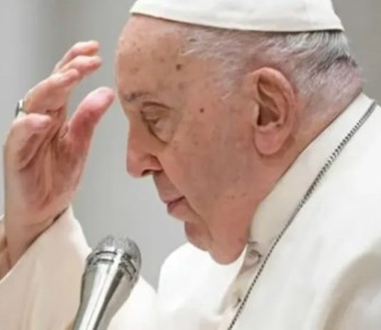 El Papa Francisco en estado crítico por insuficiencia renal