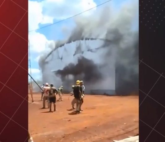 Se incendió un depósito de Playadito en Corrientes y se perdieron más de tres millones de kilos de yerba