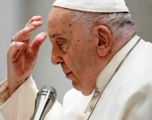 Nuevo parte sobre la salud del Papa Francisco: hay una «ligera mejoría» y el pronóstico es reservado