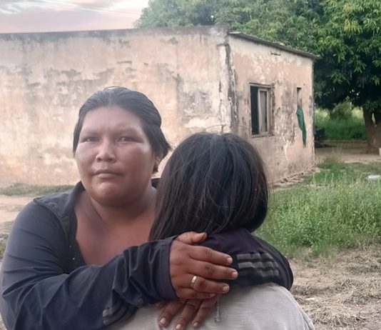 LA PRIMAVERA: Grave denuncia en una escuela del lugar: madre acusó discriminación en la entrega de kits escolares