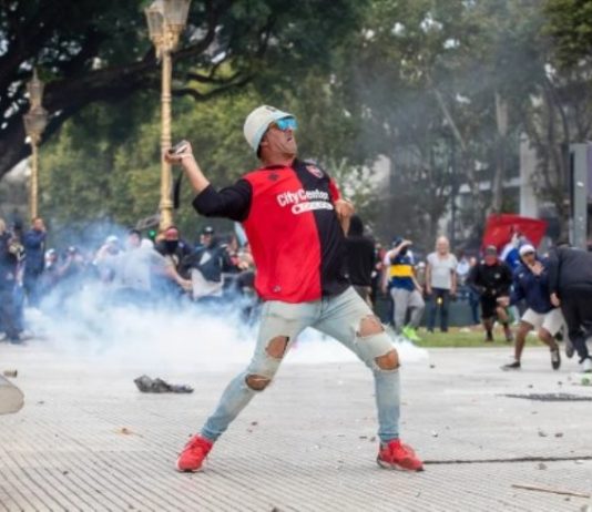 Jubilados y sectores opositores vuelven a marchar al Congreso, tras los disturbios de la semana pasada