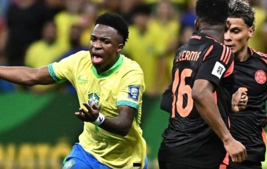 Vinicius hizo un golazo para salir al rescate de Brasil, que le ganó a Colombia pese a las lesiones y llega entonado al clásico contra Argentina