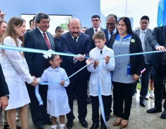 El Gobernador inauguró este martes tres nuevos establecimientos en el interior