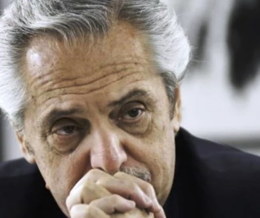 La fiscalía pide confirmar el procesamiento de Alberto Fernández por violencia de género