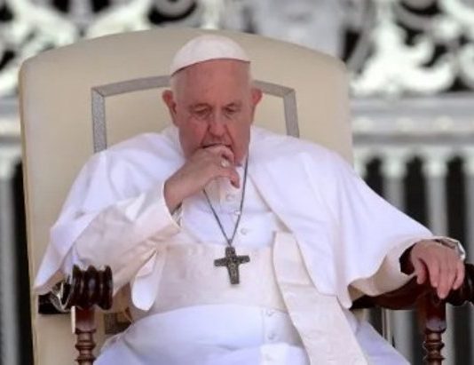 Salud del papa Francisco: sigue estable sin ventilación mecánica, pero con pronóstico reservado