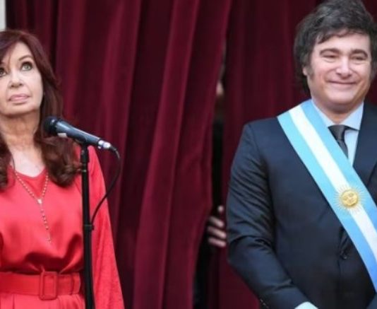 El Gobierno salió a responderle a Cristina Kirchner: «La doblemente condenada por chorra tiene el tupé de criticar el plan económico»