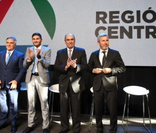 Maximiliano Pullaro y Rogelio Frigerio reclamaron al Gobierno la eliminación de las retenciones