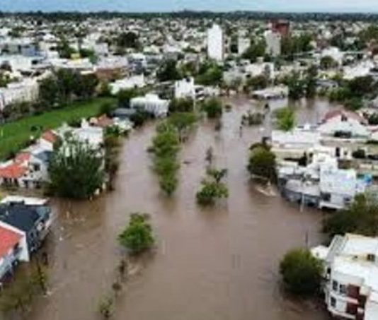 Alerta por tormentas en Bahía Blanca: suspenden clases turno tarde y transporte público