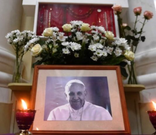 El Vaticano confirmó que el papa Francisco murió tras sufrir un derrame cerebral