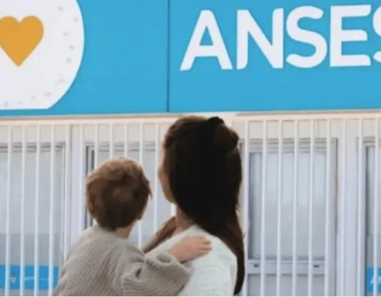 Hasta $190.000 para AUH: cuánto cobro en mayo con aumento y Tarjeta Alimentar
