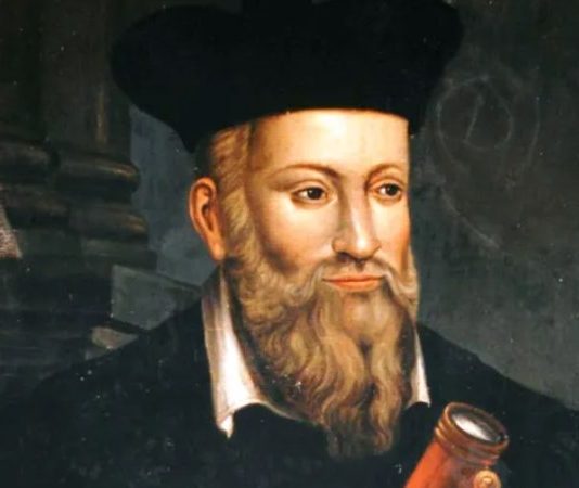 Un Papa negro y el «fin del mundo»: qué dice la teoría de Nostradamus