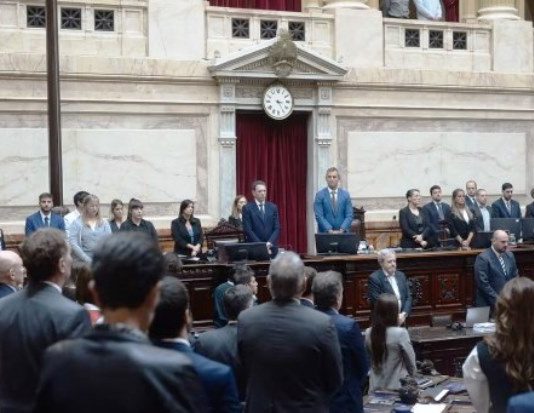 En señal de austeridad, el Congreso no enviará comitiva oficial al funeral de Francisco