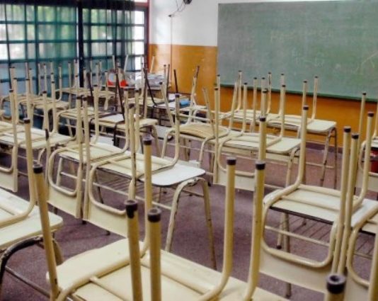 ¿Hay clases este viernes 2 de mayo?