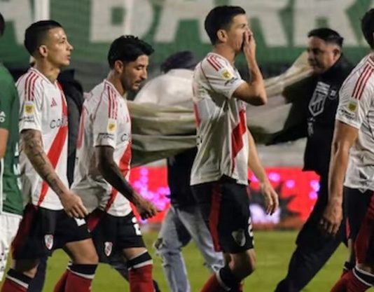 Tras otra floja actuación, River empató con Sarmiento