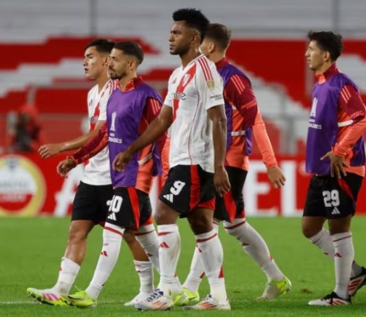 River y el partido que jugó un montón de veces: sin gol y mareado en su laberinto