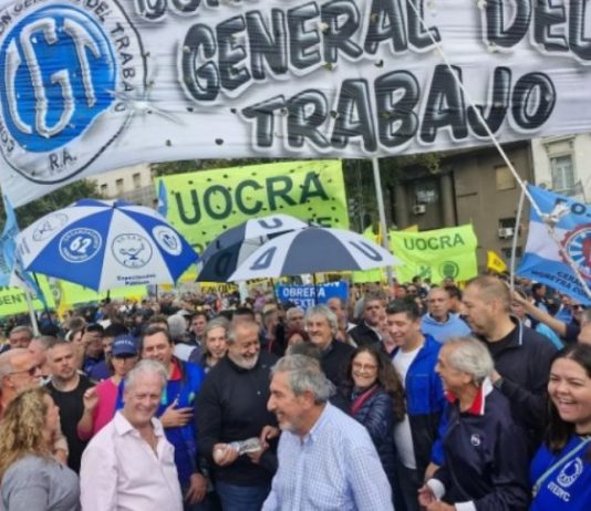 Muchos gremios y pocos dirigentes, la postal que dejó la CGT en la marcha de los jubilados ante el Congreso