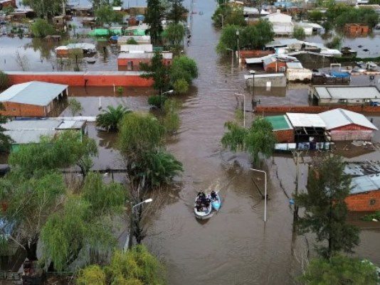 Hay un muerto por las inundaciones en Buenos Aires: es un hombre que había desaparecido en la ruta 41