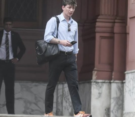 La SIDE aprobó un nuevo plan que autoriza el espionaje interno contra críticos del Gobierno