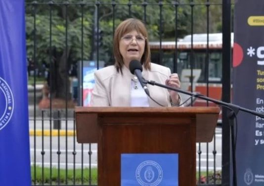 Patricia Bullrich presentó la Línea *910 para bloquear celulares robados en todo el país