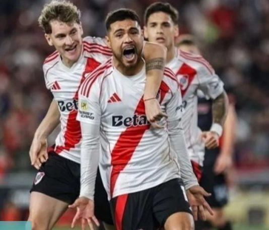 River se metió en cuartos tras golear 3-0 a Barracas