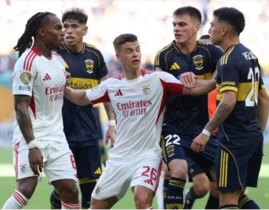 MUNDIAL DE CLUBES: Boca Juniors no aguantó la ventaja y empató con Benfica en un duelo con varios expulsados
