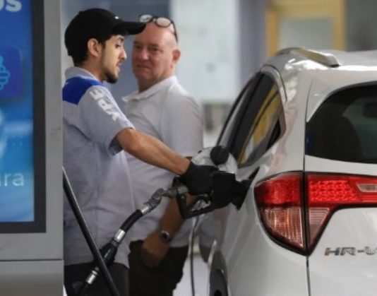 YPF bajará los precios para quienes carguen durante la madrugada