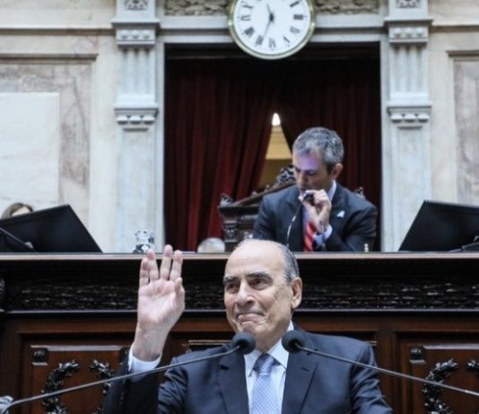 Francos confirmó qué pasará con el bono para jubilados: ¿aumenta a $115.000?