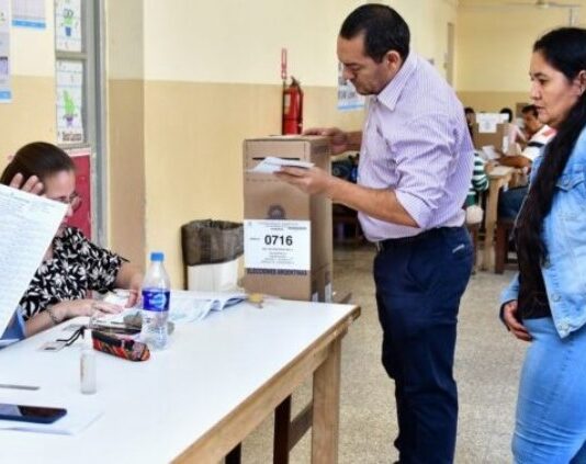 Disponen una licencia para agentes públicos que voten fuera del lugar de residencia