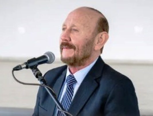 Insfrán reconoció que él no va a hacer lo que falta, pero pidió que voten la boleta azul completa»
