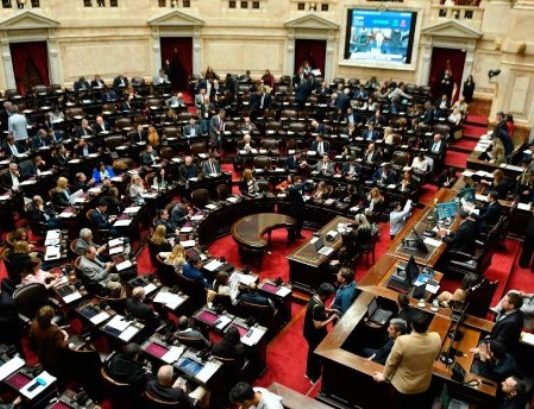 Diputados retoma el debate para subir las jubilaciones y el oficialismo dice que vetará la ley si se aprueba