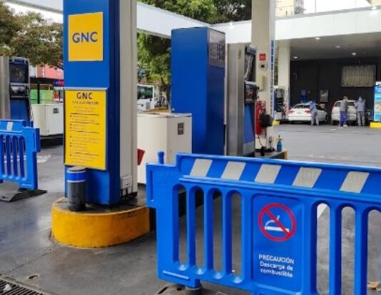 El Gobierno ordenó la interrupción del suministro de gas para industrias y GNC para que no falte en hogares y hospitales
