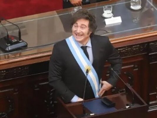 Javier Milei desafió al Congreso y advirtió que irá a la Justicia si le rechazan los vetos