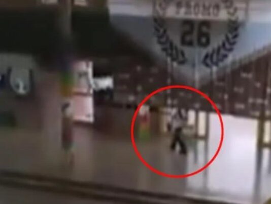 Un alumno entró armado a una escuela de Santa Fe y mató a un compañero