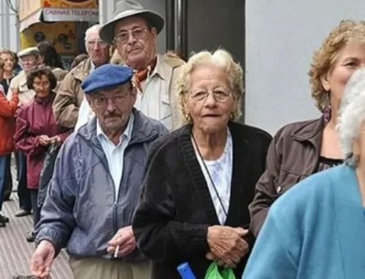 Jubilaciones, pensiones y AUH en abril: ¿Cuáles son los nuevos montos?