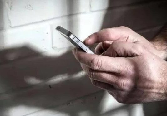 El Gobierno avanza para impedir el uso de celulares en cárceles federales