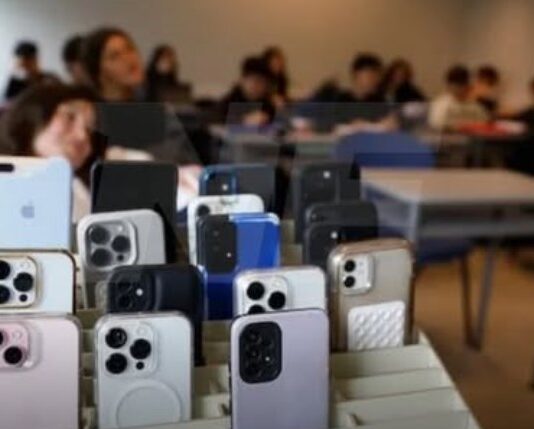 El bloque de la UCR fijó postura sobre el uso de celulares en las escuelas