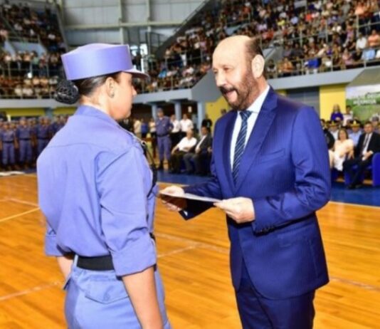 Malestar de los retirados de la Policía: Más de 4.000 retirados cobran la mitad del sueldo y entregan bolsas de mercadería para frenar los reclamos
