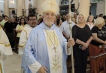 Monseñor José Vicente Conejero Gallego, en la Vigilia Pascual, anunció su renuncia al cargo