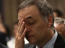 Bajo la custodia de Javier Milei, Manuel Adorni llega a un Congreso que le pedirá las respuestas que no tiene