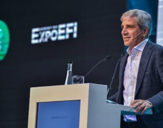Luis Caputo volvió a defender el programa económico e insistió en que la inflación va a desacelerarse
