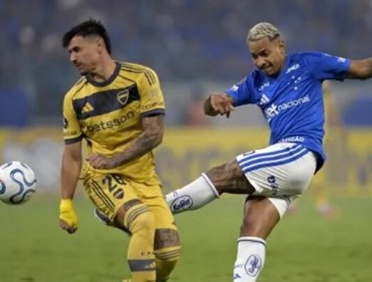 Con una expulsión polémica, Boca perdió contra Cruzeiro en Brasil