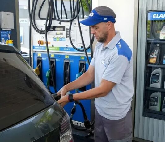 NAFTA Y GASOIL: Aumenta el combustible desde el 1 de abril y crecen las filas en estaciones de servicio