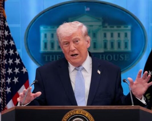 Donald Trump advirtió que Irán “puede ser aniquilado en una sola noche” y que su ultimátum podría concretarse este martes