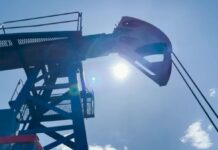 El petróleo se derrumba luego del anuncio Trump e Irán sobre el comienzo de las negociaciones