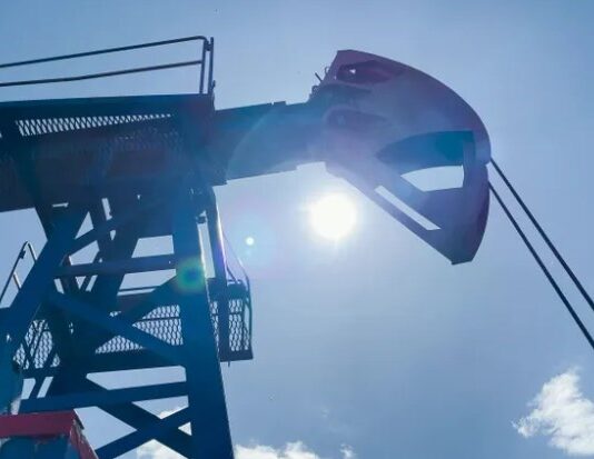 El petróleo se derrumba luego del anuncio Trump e Irán sobre el comienzo de las negociaciones