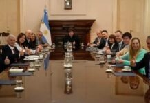 Ministros y secretarios de Milei duplicaron sus salarios la primera parte del año: cuánto cobra cada uno