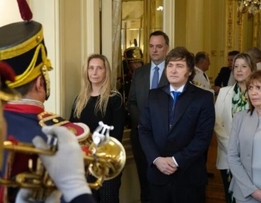 El caso Adorni complica la estrategia electoral de Karina Milei y crece el malestar en un sector del Gobierno