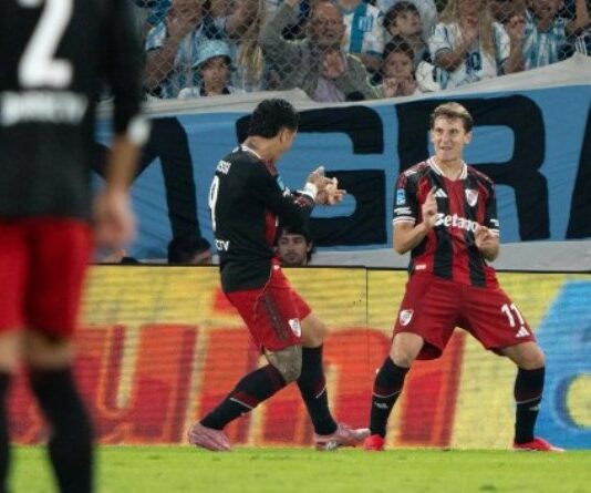 River le ganó a Racing por 2-0, sigue invicto en el ciclo Coudet y escolta la zona B del Torneo Apertura 2026