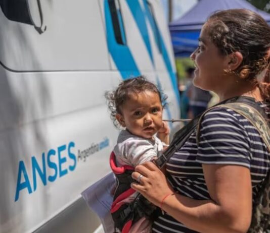 AUH 2026: ANSES habilitó la Libreta y miles de familias pueden cobrar un pago retenido clave